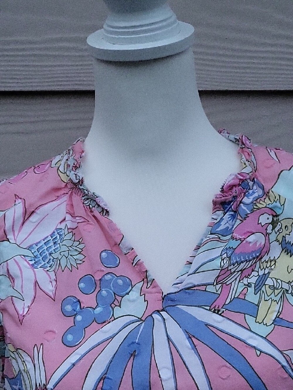 Talbots Women’s Large Petite Sleeveless Floral Blouse Pink Blue Tropical Print - Picture 5 of 12